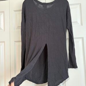 Daytrip Back Slit Charcoal Long Sleeve Tunic Top